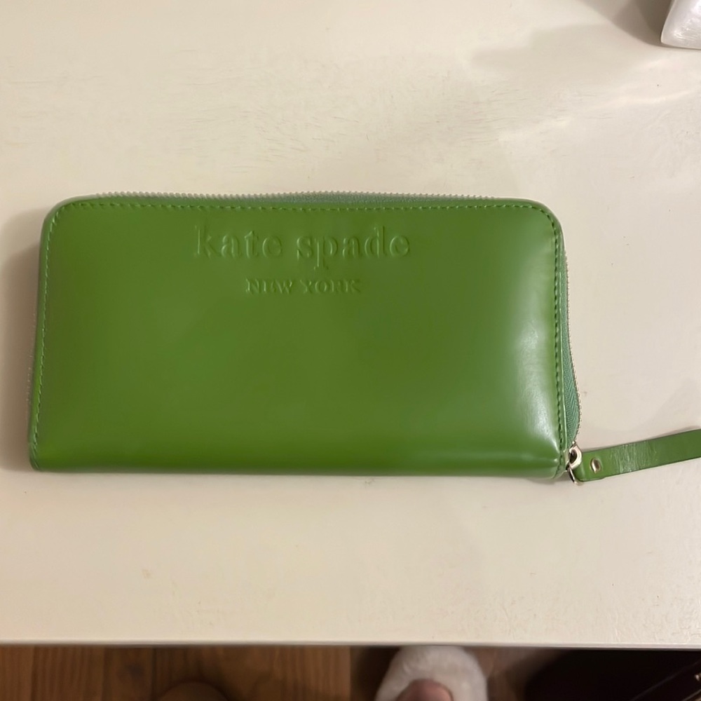 Kate spade green wallet zippered